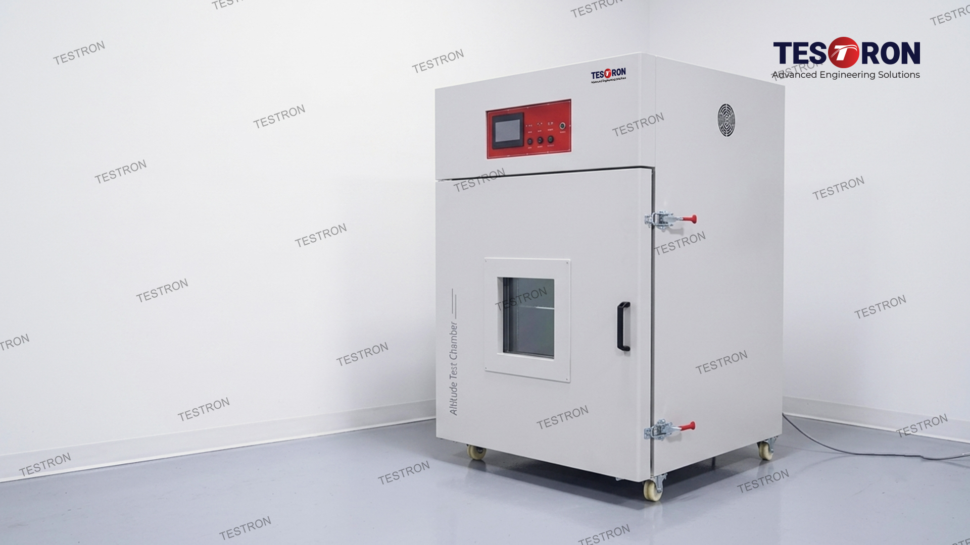Altitude test chamber in the USA for simulating pressure and temperature conditions